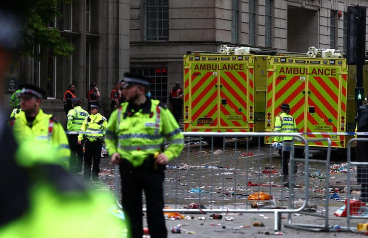 רכב דורס אוהדים שחגגו את ניצחון ליברפול בליגה האנגלית