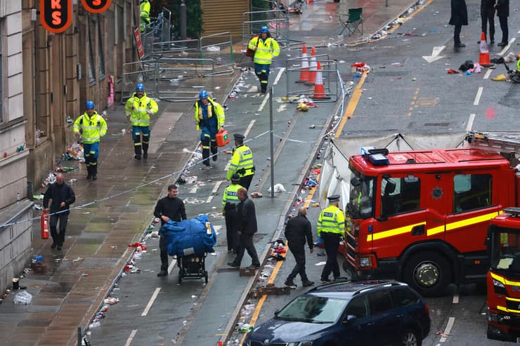 רכב דורס אוהדים שחגגו את ניצחון ליברפול בליגה האנגלית