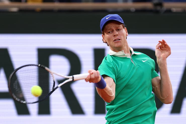 לא התקשה. סינר (צילום: Julian Finney/Getty Images) יאניק סינר