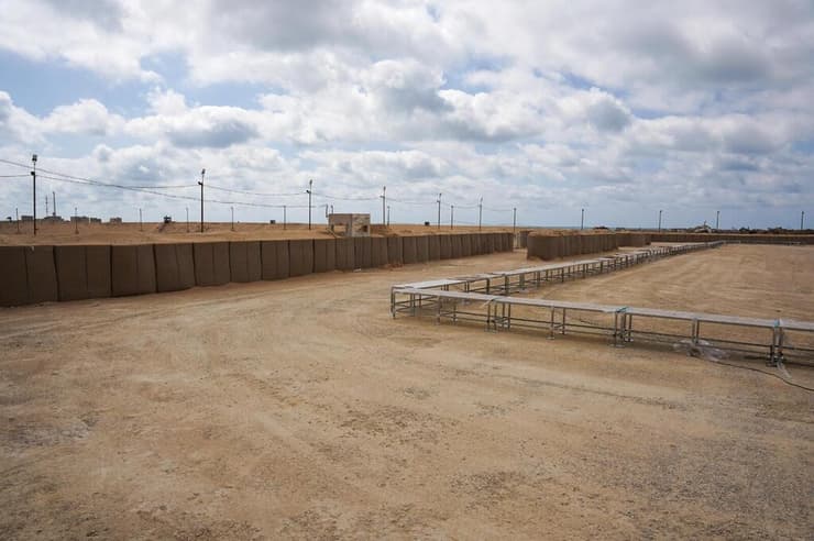 תיעוד: חלוקת סיוע הומניטרי במרחב 'תל-סולטאן'