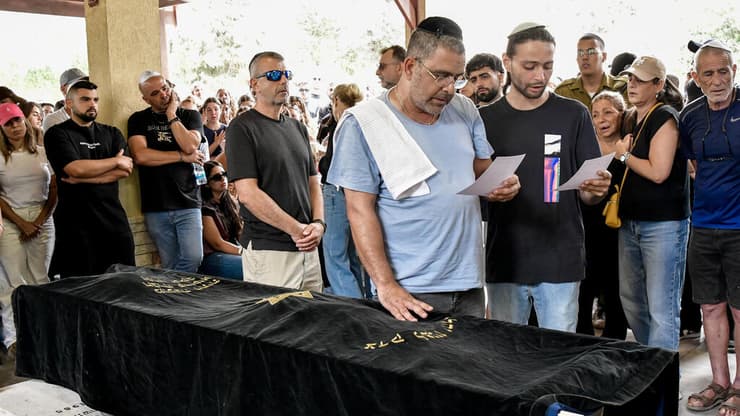 הלווייתה של מעיין אמיר
