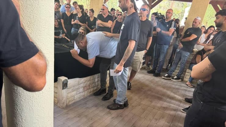 הלווייתה של מעיין אמיר ז"ל שנהרגה מפגיעת משאית