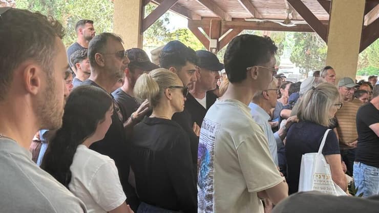 הלווייתה של מעיין אמיר ז"ל שנהרגה מפגיעת משאית