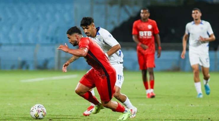 אביב יפת במאבק (שחר גרוס) אביב יפת במאבק