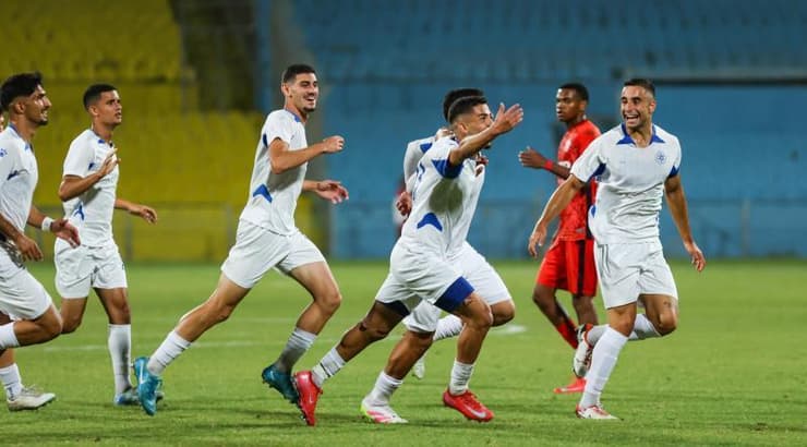 שחקני הנוער של מכבי פ"ת בטירוף (שחר גרוס) שחקני הנוער של מכבי פ"ת בטירוף