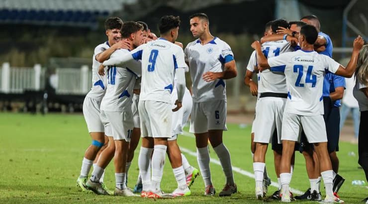 שחקני מכבי פתח תקווה נוער חוגגים (שחר גרוס) שחקני מכבי פתח תקווה נוער חוגגים