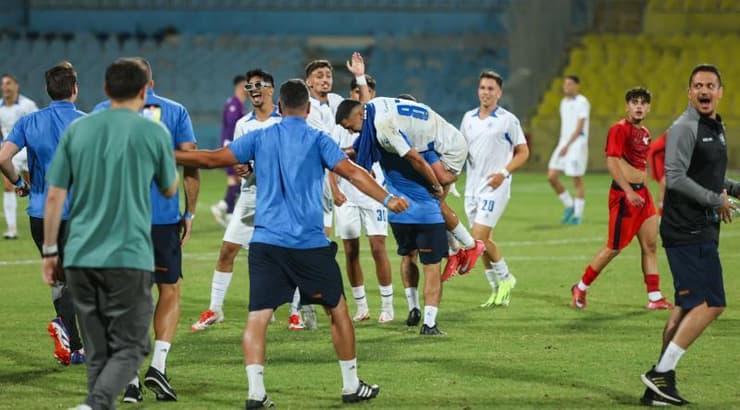 חגיגות במכבי פ"ת (שחר גרוס) חגיגות במכבי פ"ת