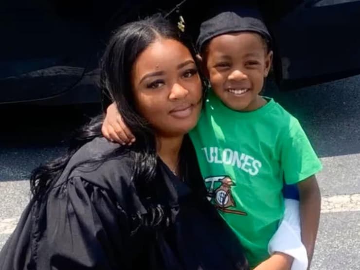 אדריאנה סמית'