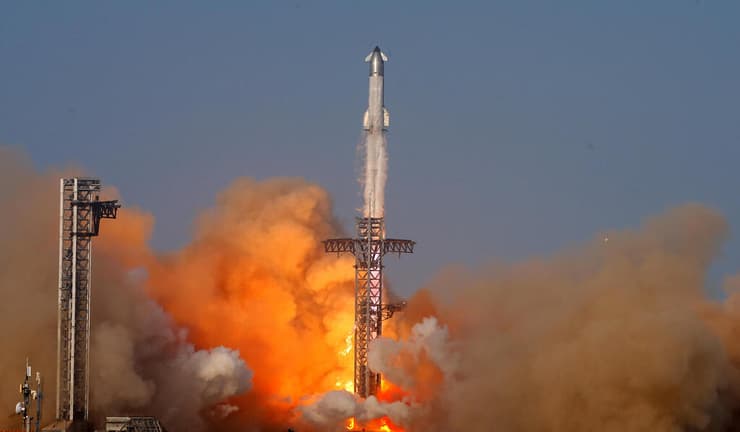 שיגור ספינת החלל לטיסת הניסוי התשיעית