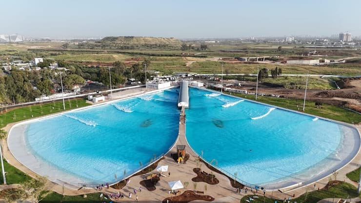 בריכת הגלים SRF PARK TLV