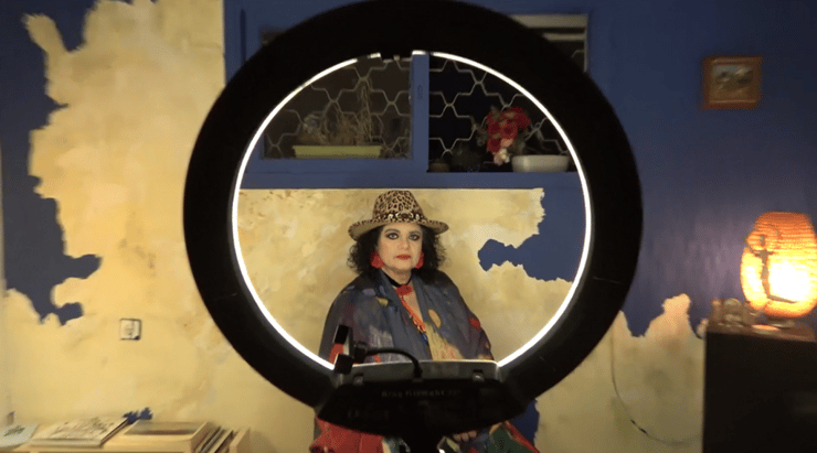 מתוך "ספק ילדה ספק אישה: דפנה ואלה ארמוני"