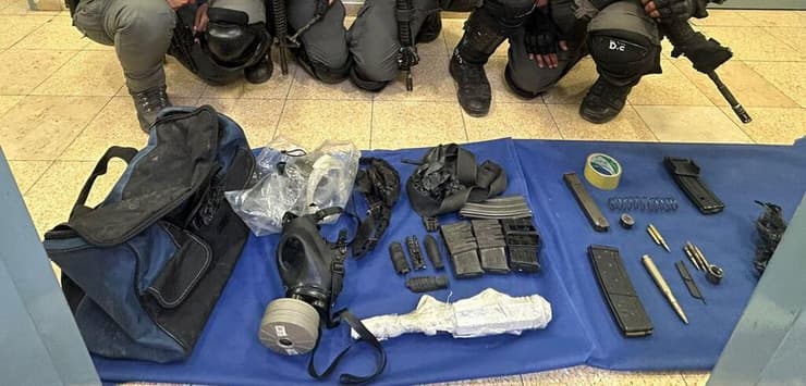 אמצעי לחימה שהוחרמו במהלך פעילות לסיכול טרור ברחבי יהודה ושומרון