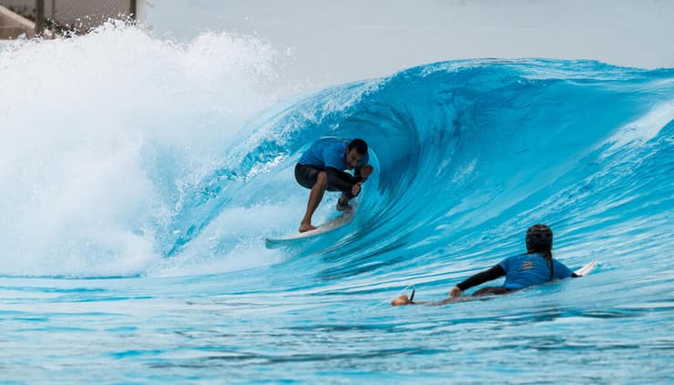 בריכת הגלים בת"א