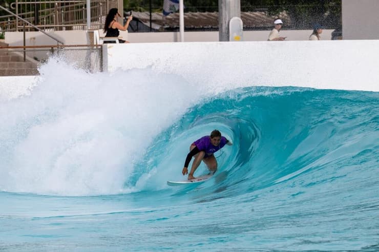 בריכת הגלים SRF PARK TLV