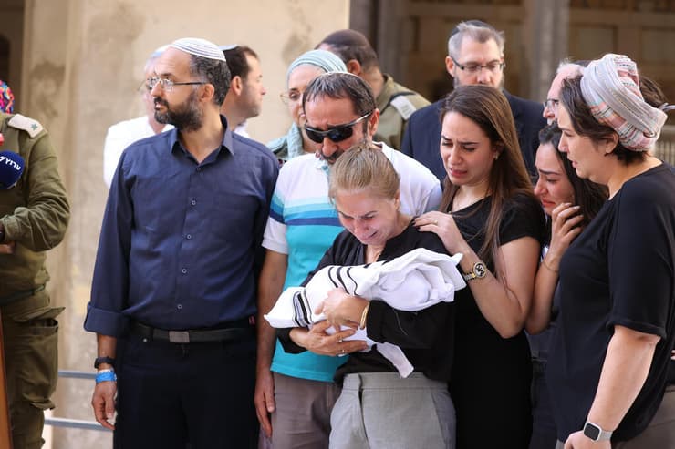 הלווייתו של התינוק רביד חיים ז"ל