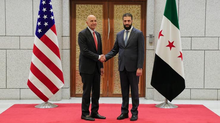 נשיא סוריה אחמד א שרע אבו מוחמד אל ג'ולאני נפגש עם השליח האמריקני לסוריה תומאס ברק