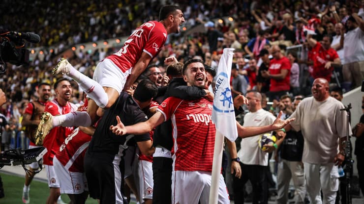 אחמד והחברים חוגגים