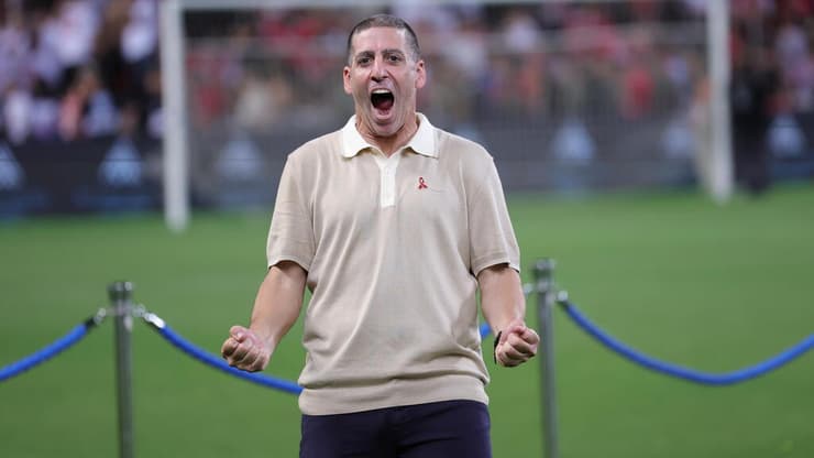 קוז'וך בטירוף. "הרמנו את השחקנים" (צילום: עוז מועלם) קוז'וך