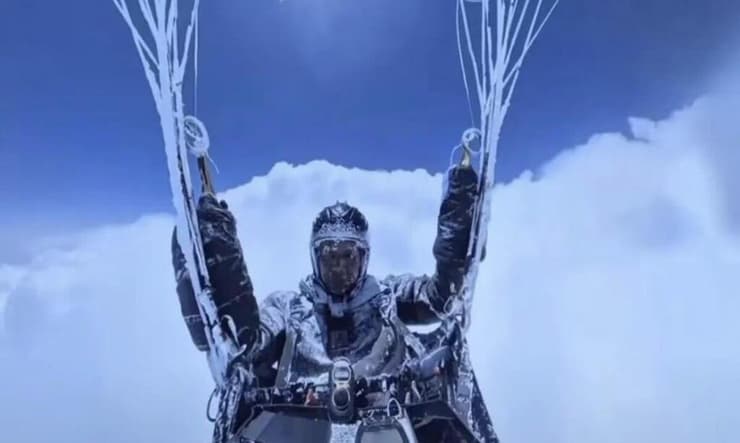 סין צנחן רחיפה התעופף בטעות לגובה יותר מ-8,000 מטר