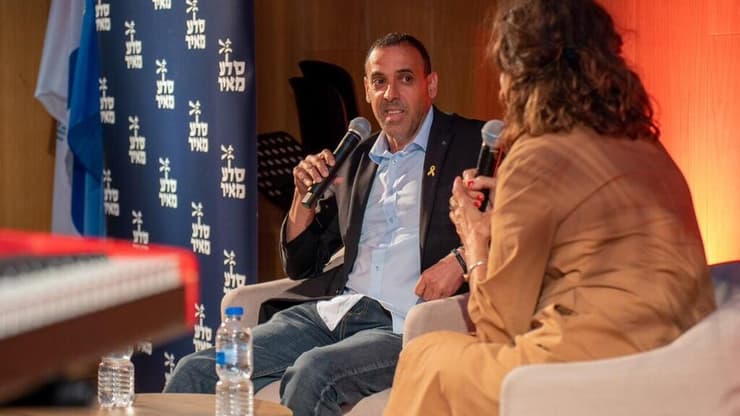 שורד השבי אלי שרעבי משיק את ספרו החדש "חטוף"