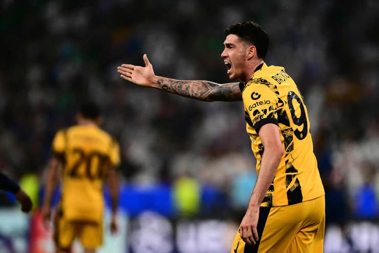 באסטוני מתוסכל