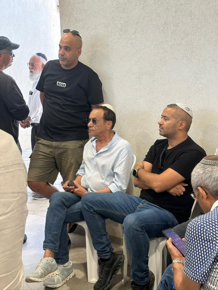 הלווית אהרון עמרם