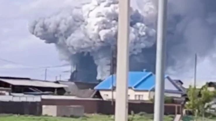 תיעוד מהמתקפה האוקראינית (צילום: Governor of Irkutsk Region Igor Kobzev via Telegram/Handout via REUTERS) מתקפה אוקראינית על מפציצים אסטרטגיים ברוסיה