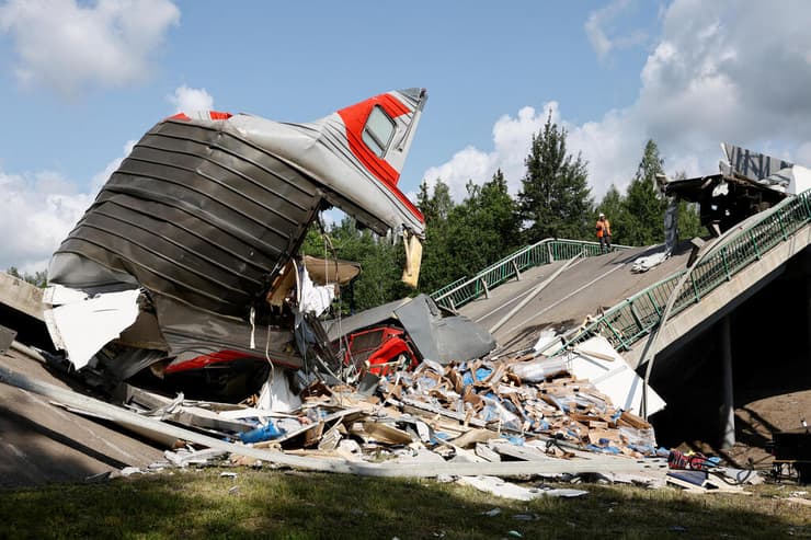 קריסת גשר במחוז בריאנסק (צילום: REUTERS/Stringer) קריסת גשר במחוז בריאנסק