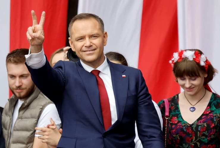 קרול נברוצקי מועמד הימין הלאומני בעצרת בחירות לנשיאות פולין ב ורשה 25 במאי