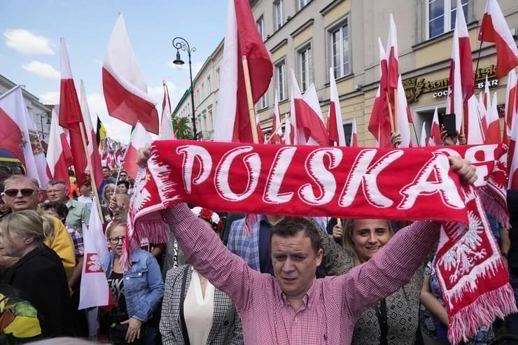 עצרת של קרול נברוצקי מועמד הימין הלאומני בחירות לנשיאות פולין ב ורשה 25 במאי