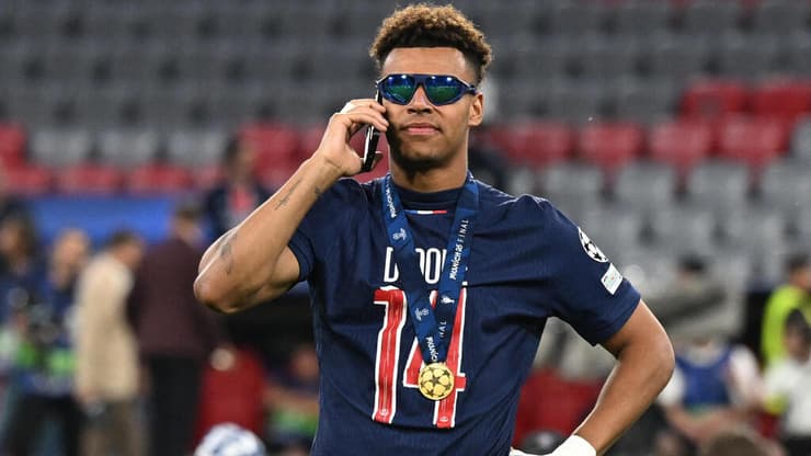 הכוכב הגדול של גמר הצ'מפיונס. דואה (צילום: REUTERS/Angelika Warmuth) דואה