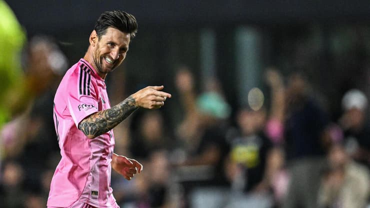 מגיע חם למאני טיים. מסי (צילום: CHANDAN KHANNA / AFP) מסי