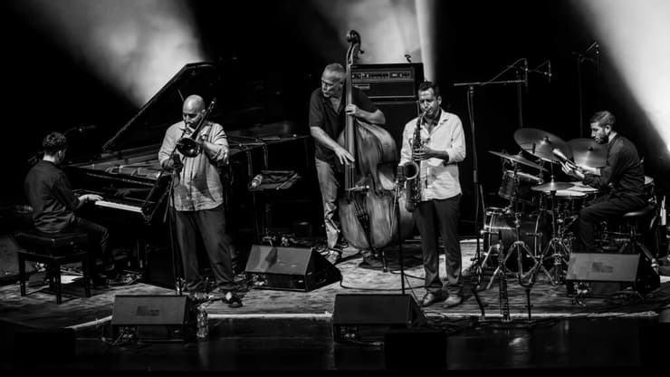 הקוינטט של אבישי כהן בהופעה במשכן האופרה בתל אביב