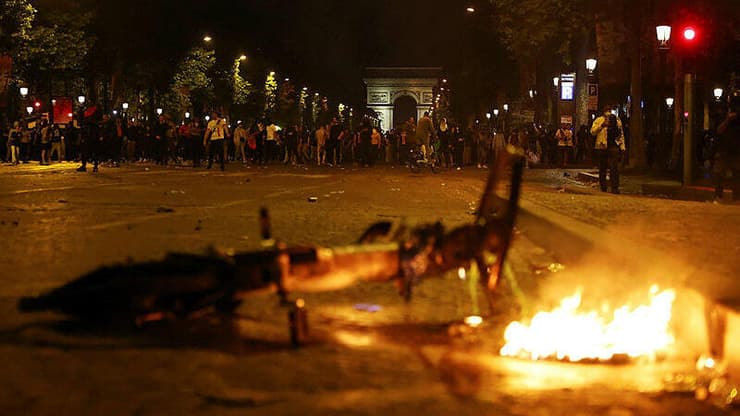 מהומות בפריז לאחר זכיית פ.ס.ז בליגת האלופות