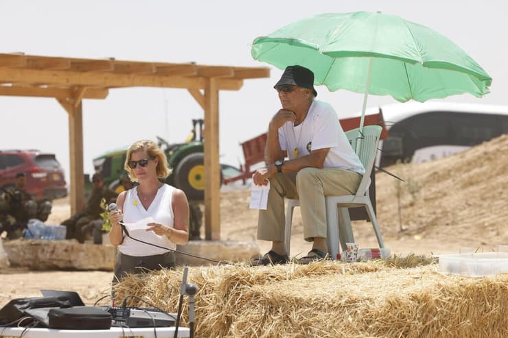 חגיגות חג השבועות בקיבוץ ניר עוז