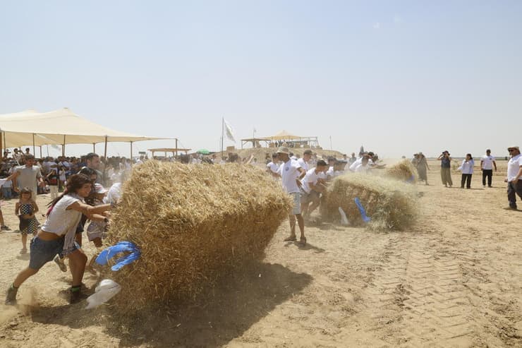 חגיגות חג השבועות בקיבוץ ניר עוז
