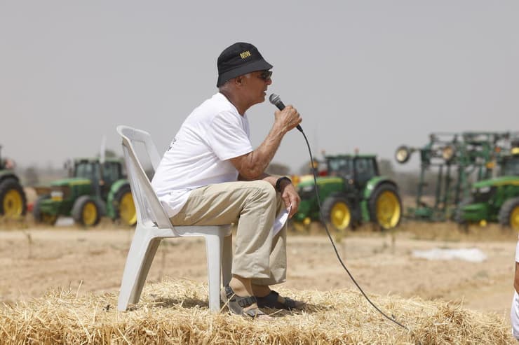 חגיגות חג השבועות בקיבוץ ניר עוז