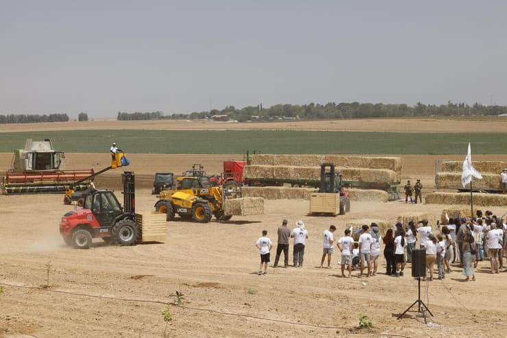 חגיגות חג השבועות בקיבוץ ניר עוז
