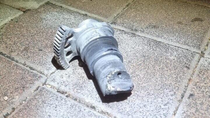 הרסיס שאותר במודיעין (צילום: דוברות המשטרה) זירת נפילה של רסיס פריט אמל"ח באזור השפלה