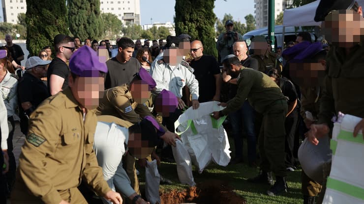 הלווייתו של סמ״ר ליאור שטיינברג ז"ל בבית העלמין הצבאי סגולה בפתח תקווה