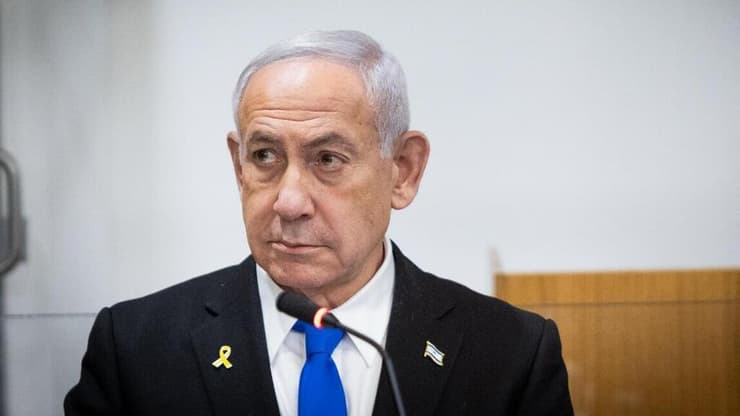 נתניהו בבית המשפט במהלך חקירתו הנגדית (צילום: חיים גולדברג) נתניהו נכנס לדיון החקירה הנגדית