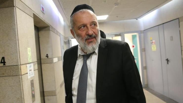 חברי הכנסת מש"ס יוצאים מישיבת המפלגה בהר החוצבים