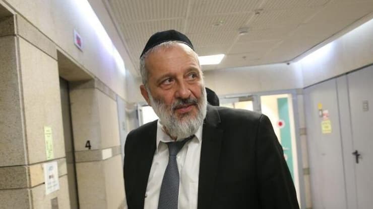 חברי הכנסת מש"ס יוצאים מישיבת המפלגה בהר החוצבים