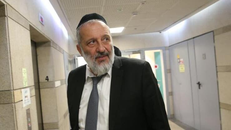 חברי הכנסת מש"ס יוצאים מישיבת המפלגה בהר החוצבים