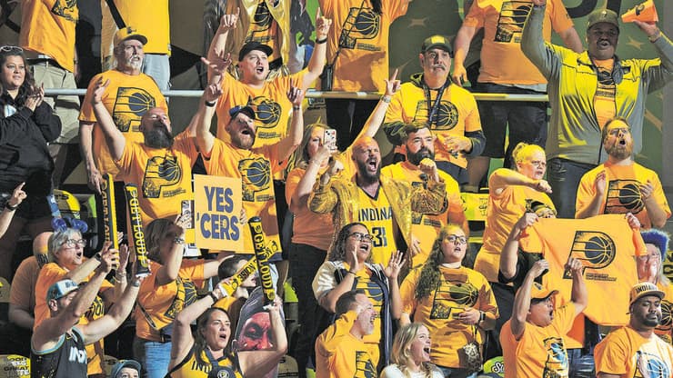 מדינה שקוראת לעצמה "מדינת הכדורסל". אוהדי אינדיאנה (צילום: AJ Mast/AP) אוהדי אינדיאנה