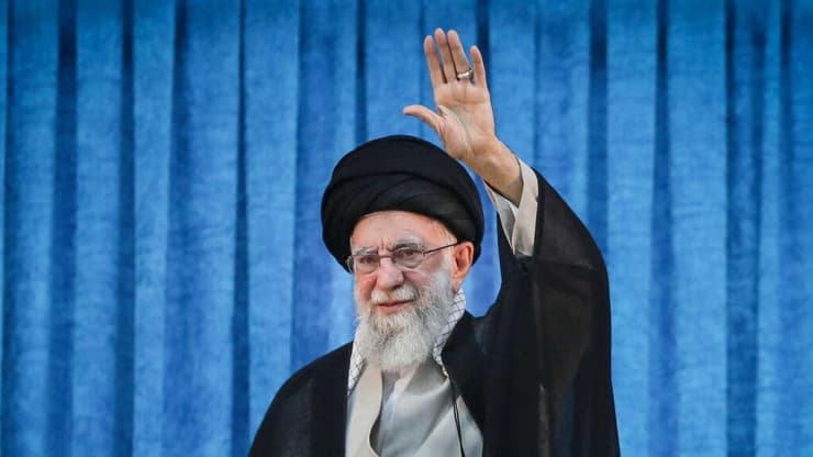 עדיף למהר יותר? חמינאי (צילום: Office of the Iranian Supreme Leader/WANA (West Asia News Agency)/Handout via REUTERS) עלי חמינאי איראן