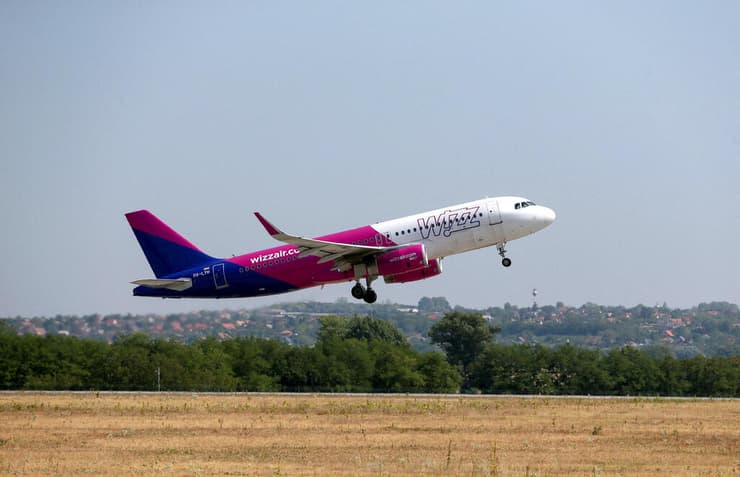 מטוס וויז אייר WIZZ AIR