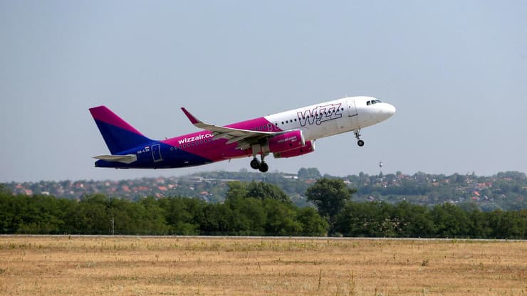 מטוס וויז אייר WIZZ AIR