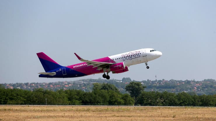מטוס וויז אייר WIZZ AIR