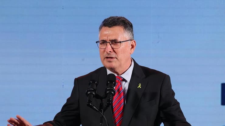 "הפגיעה הבלתי לגיטימית בריבונות ובביטחון הלאומי של דמוקרטיות הנלחמות בטרור חייב להיפסק". סער (צילום: עמית שאבי) גדעון סער